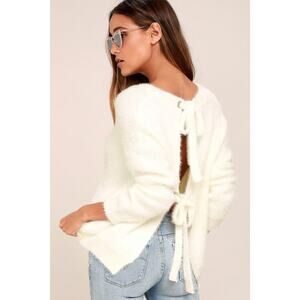 Lulus Weekend in Aspen Bow Tie Back Fuzzy White Backless Sweater Women's Small S